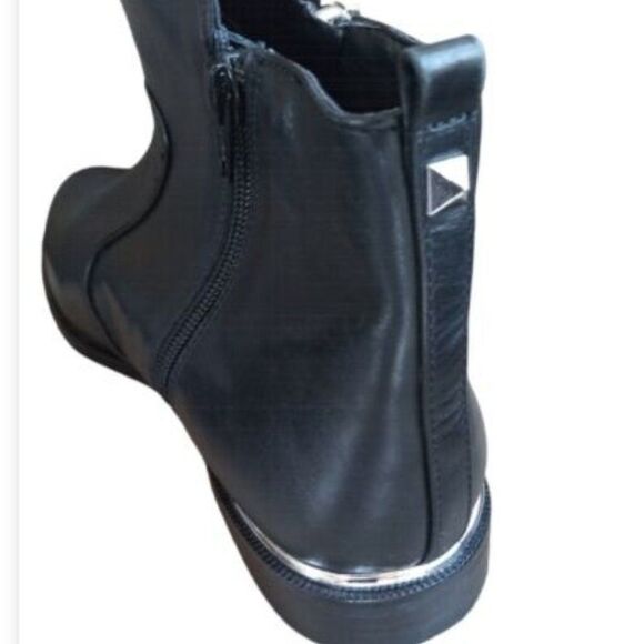 Marc Fisher Rail Black Leather Bootie Silver Side Zip Women Size 8.5 M - Picture 2 of 5